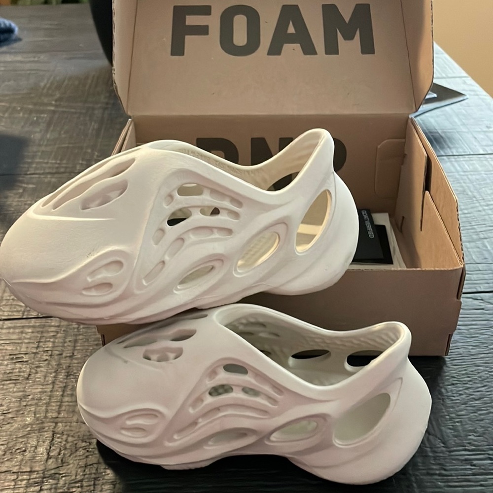 Toddler Sand Yeezy Foam Runners